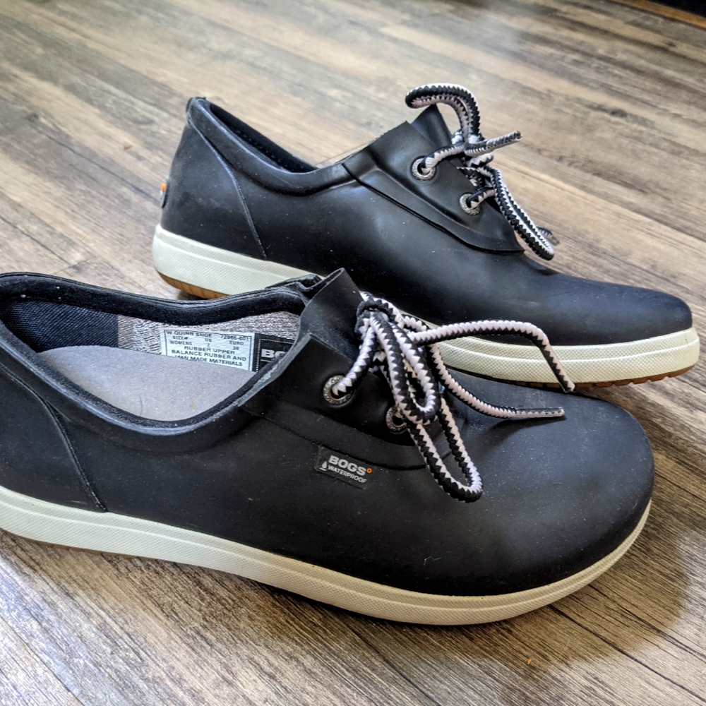 Bogs waterproof shoes